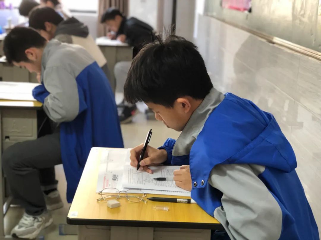 07bdeb9f611032eb3da03fae324d67cb.jpg 07bdeb9f611032eb3da03fae324d67cb.jpg